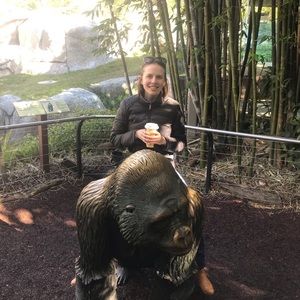 Meet your Posher, Cornelia